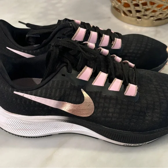 Set of Two Nike Air Zoom Pegasus Running Shoes Size 9. EUC - Picture 9 of 12